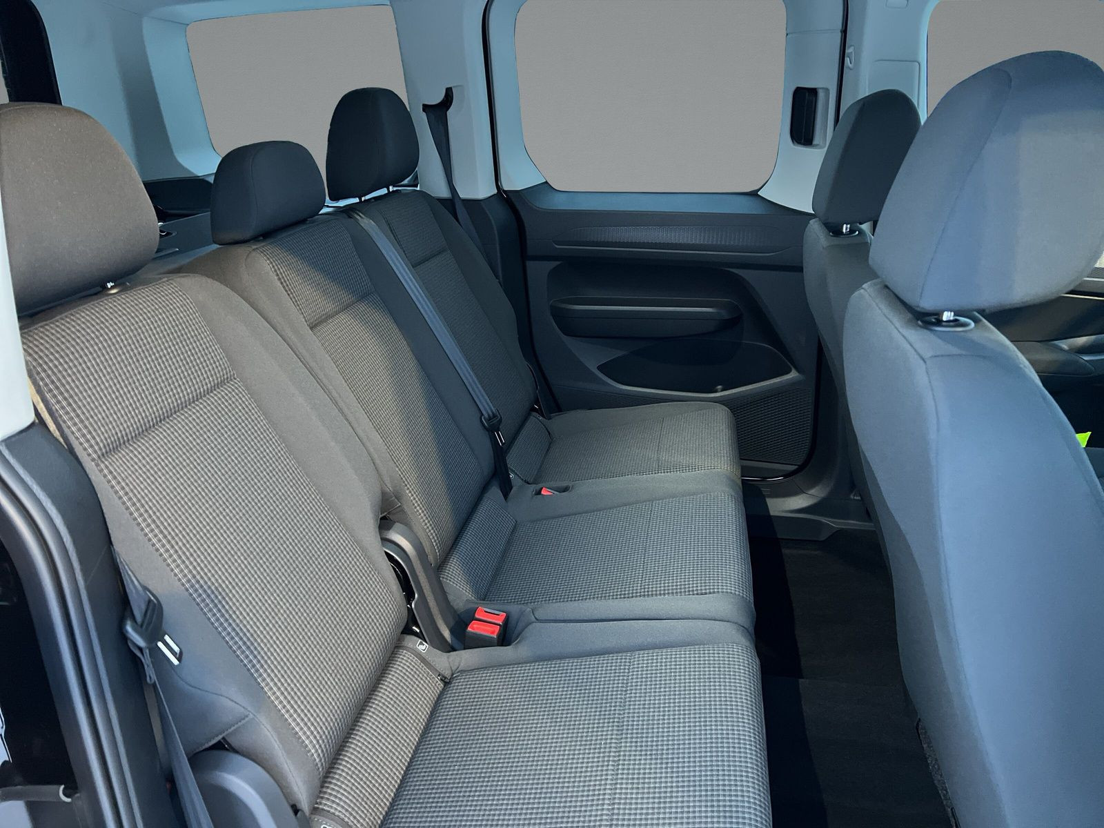 Volkswagen - Caddy_12