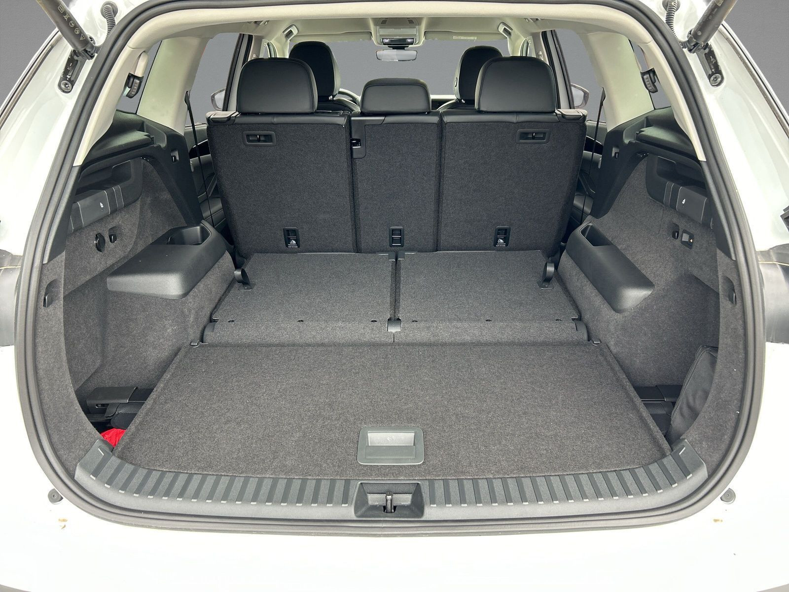 Volkswagen - Tayron_10