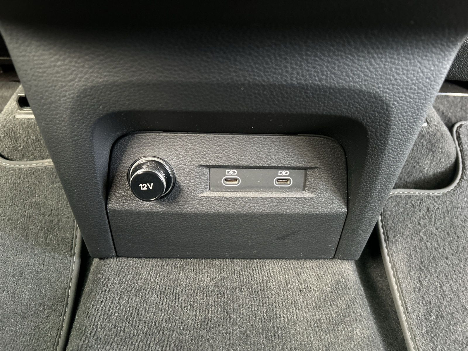 Audi - Q8 Sportback e-tron_32