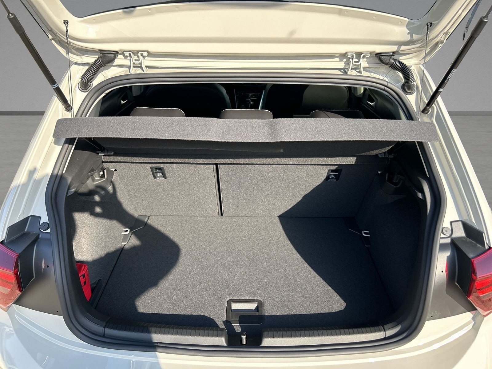 Volkswagen - Polo_12