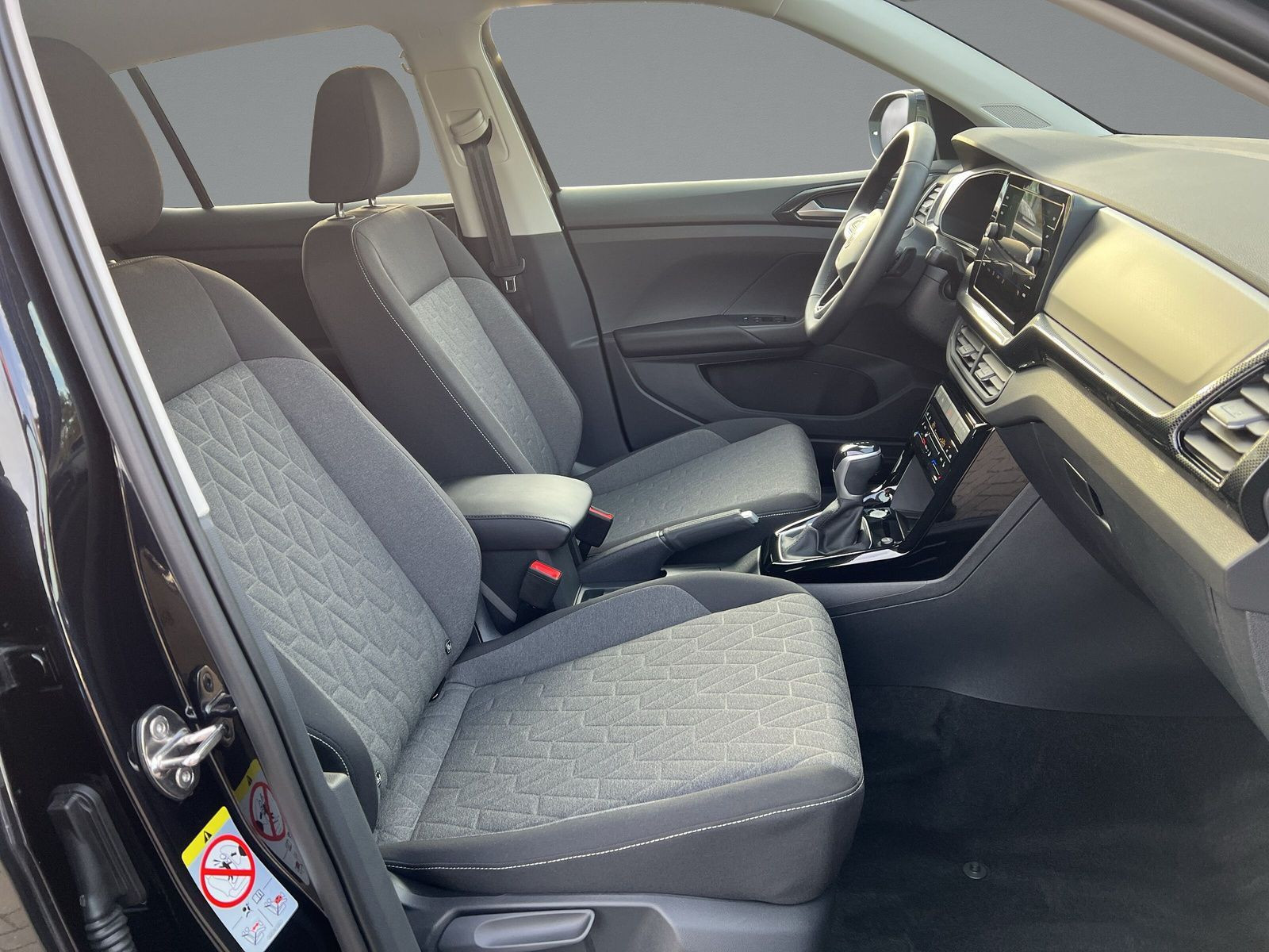 Volkswagen - T-Cross_12