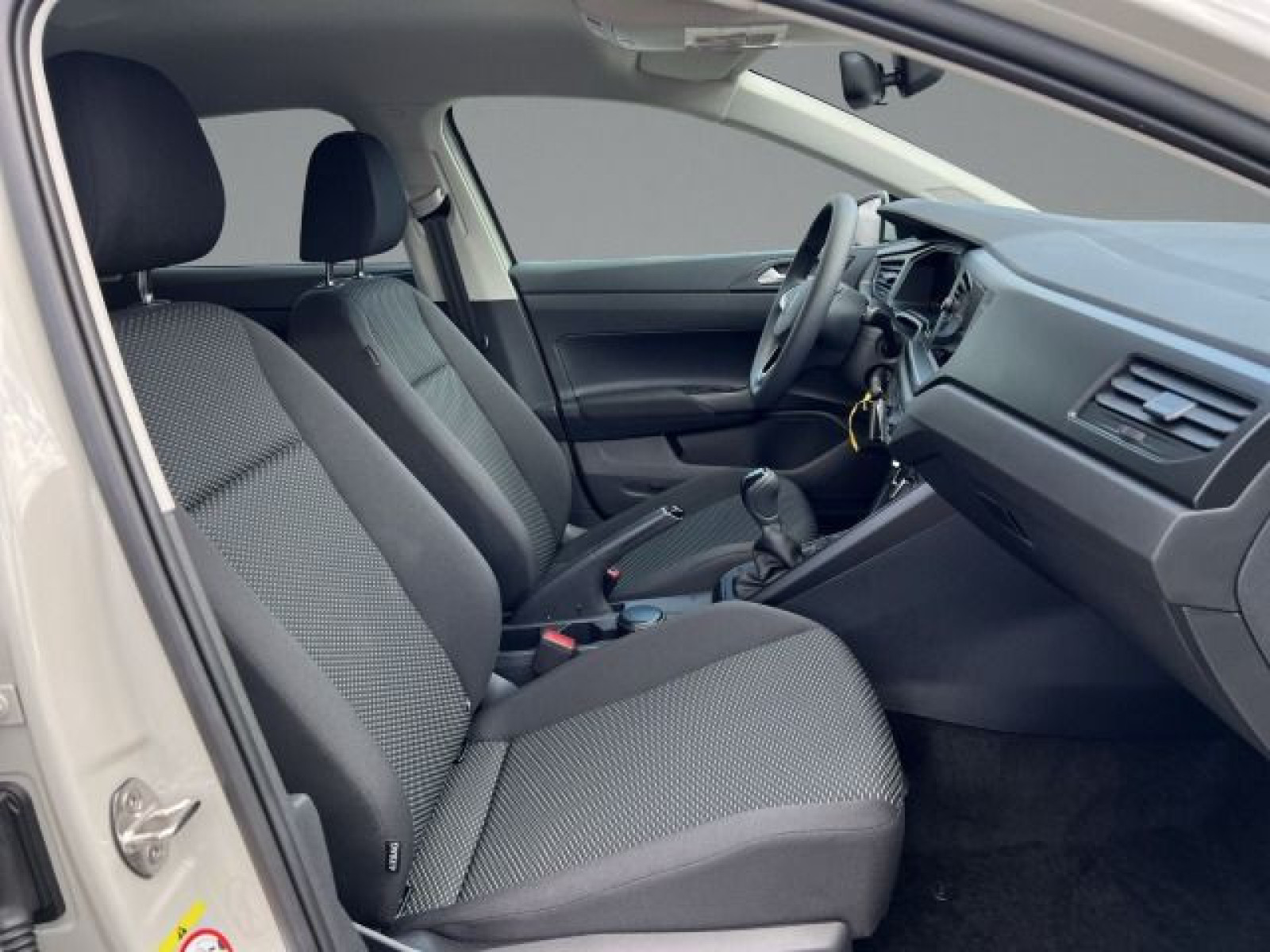 Volkswagen - Polo_12