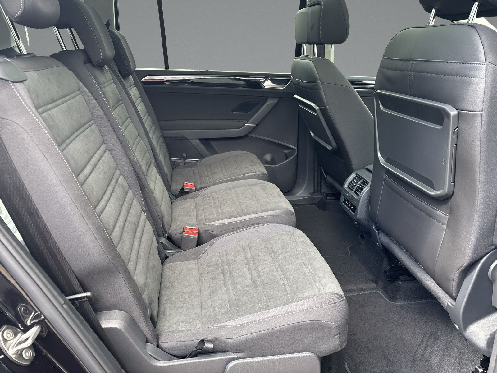 Volkswagen - Touran_14