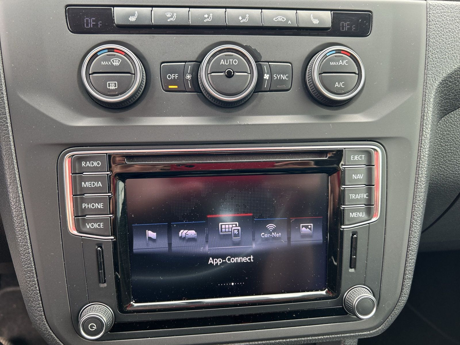 Volkswagen - {2372}_16