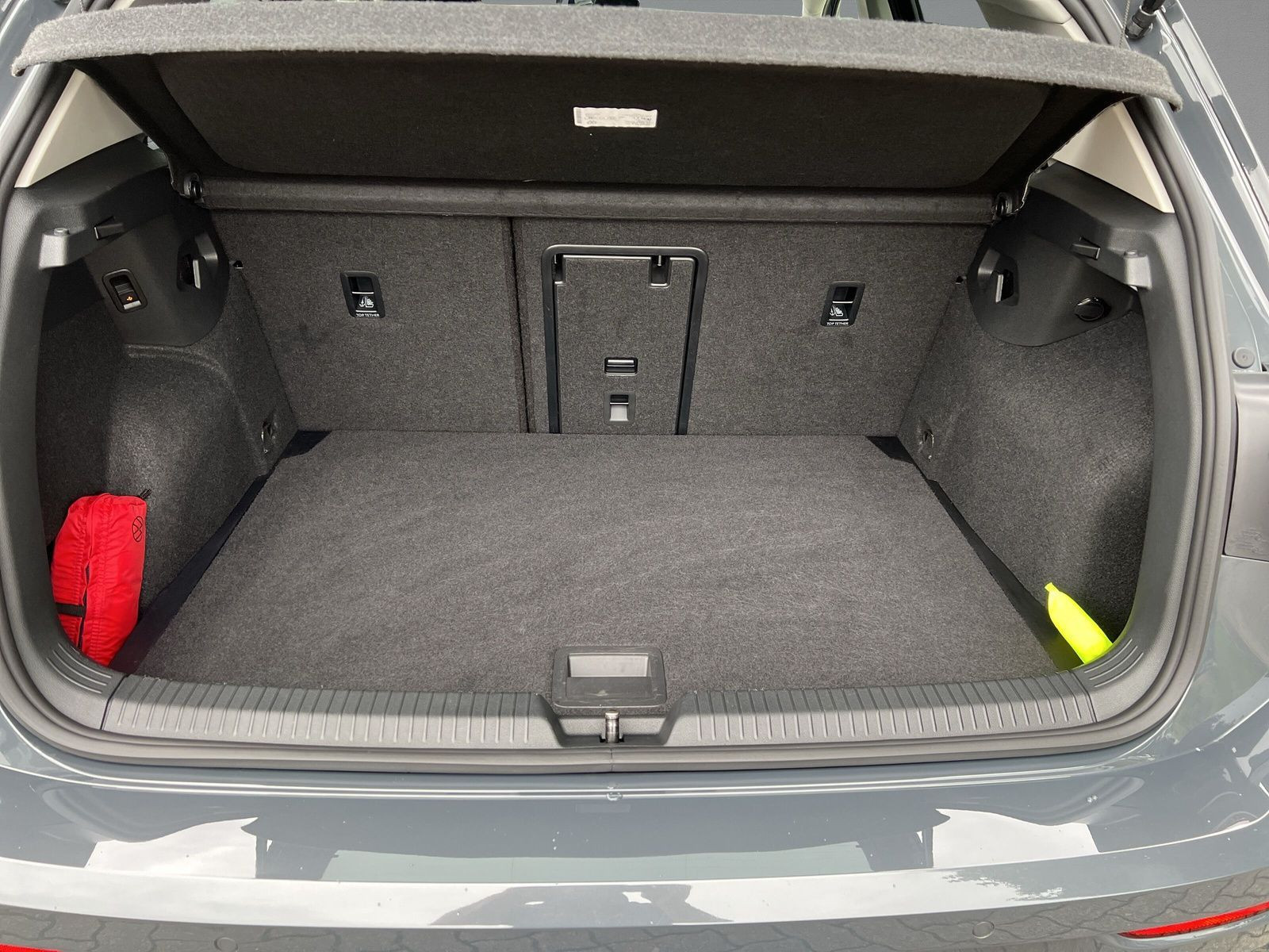 Volkswagen - Golf_11