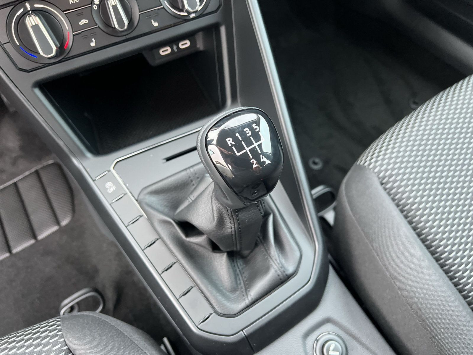 Volkswagen - Polo_16