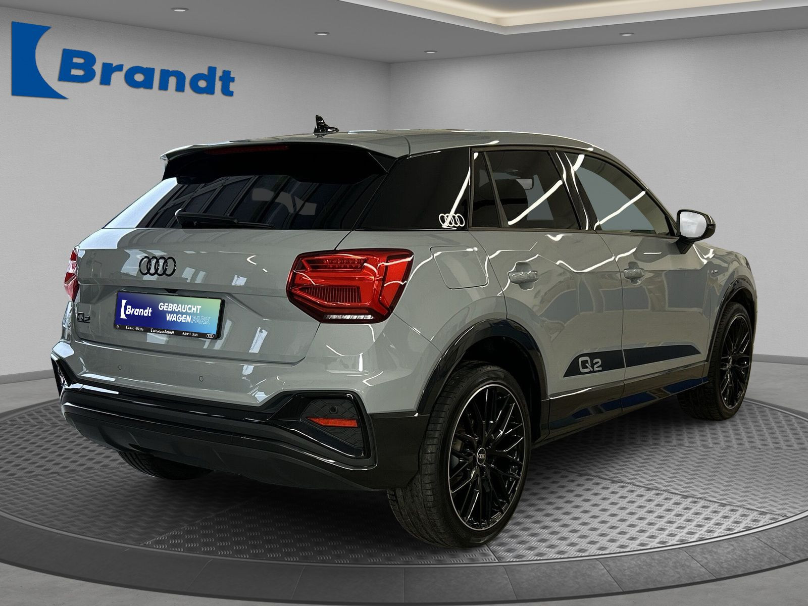 Audi - Q2_4