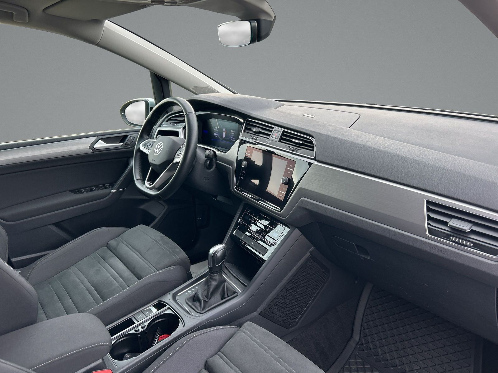 Volkswagen - Touran_14