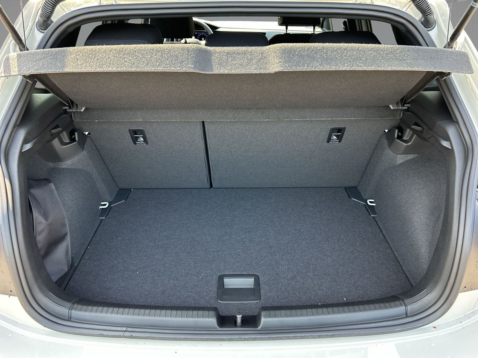 Volkswagen - Polo_11