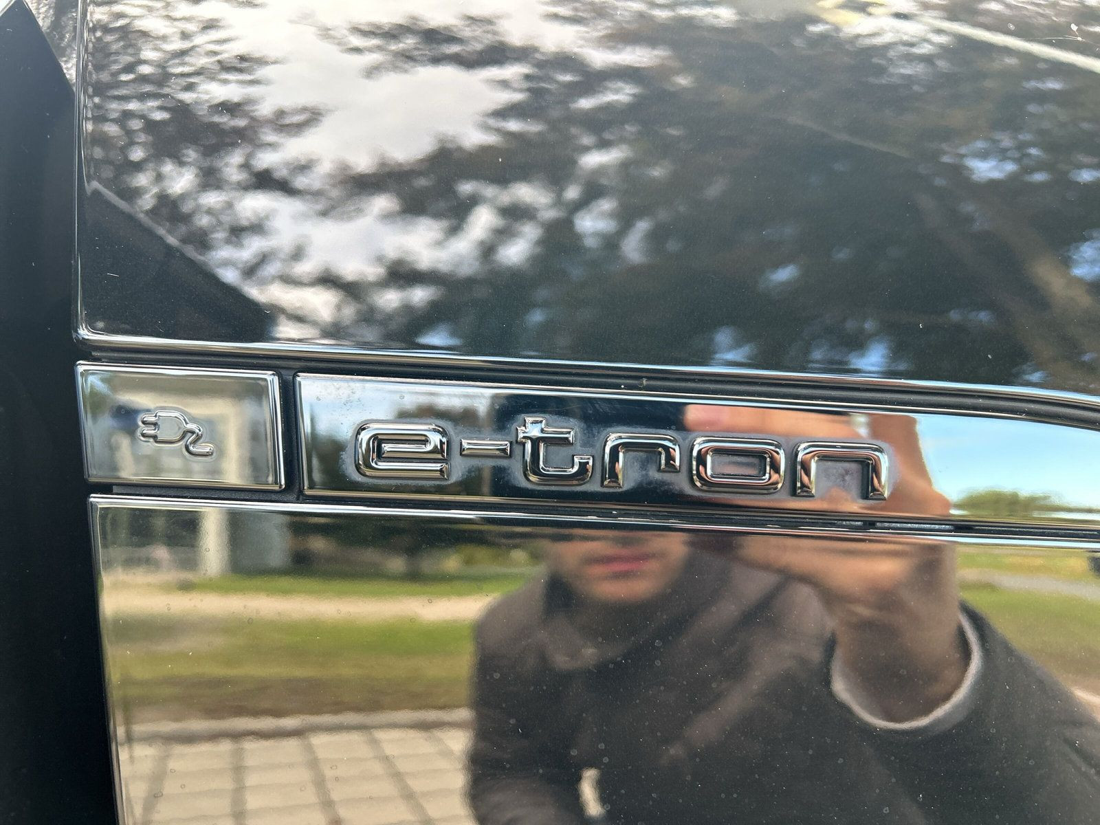 Audi - Q8 Sportback e-tron_33