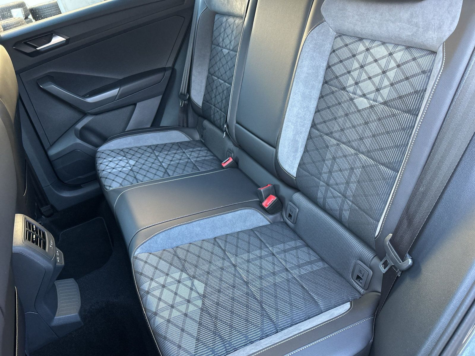 Volkswagen - T-Roc_38