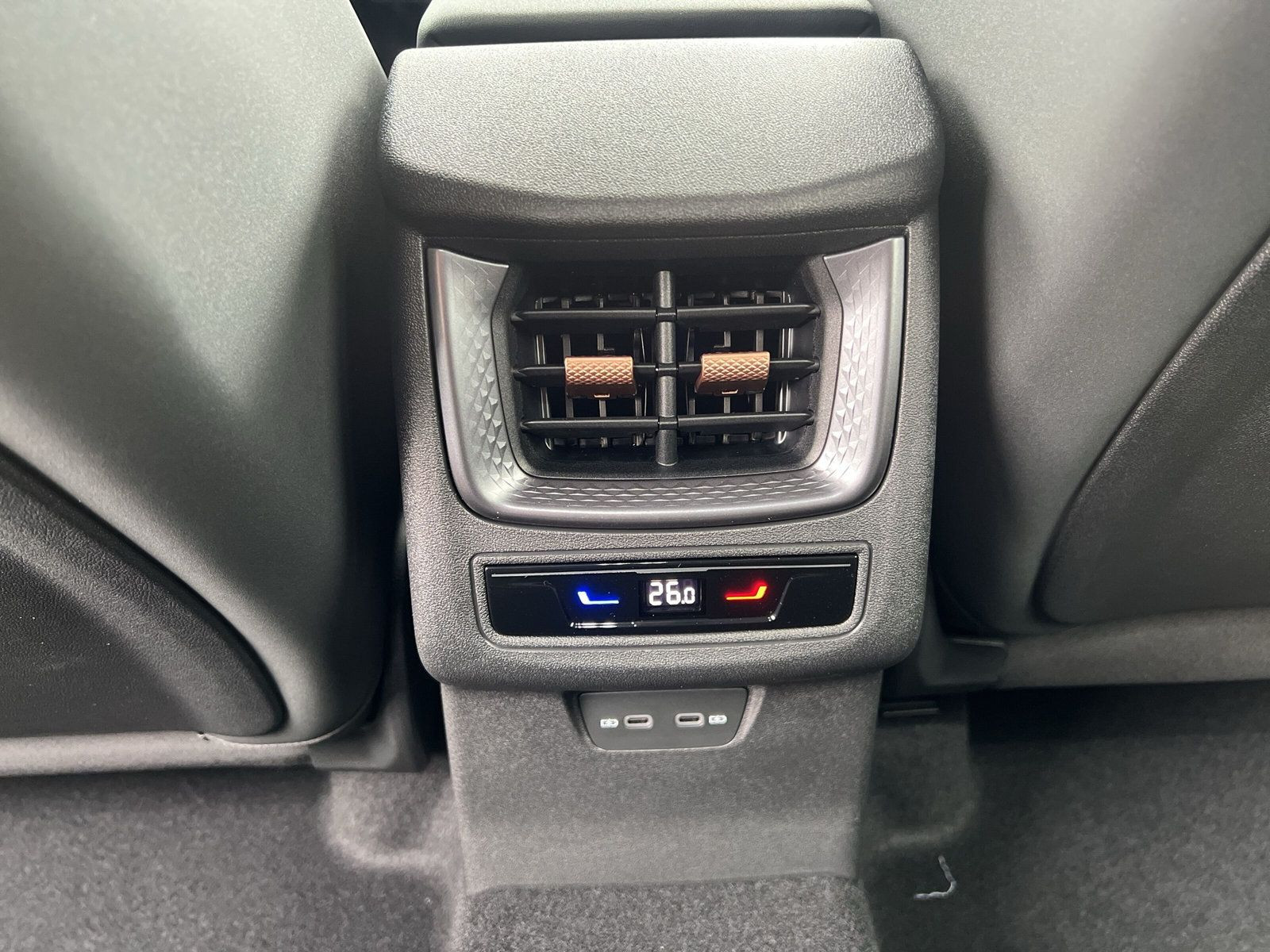 Cupra - Terramar_25