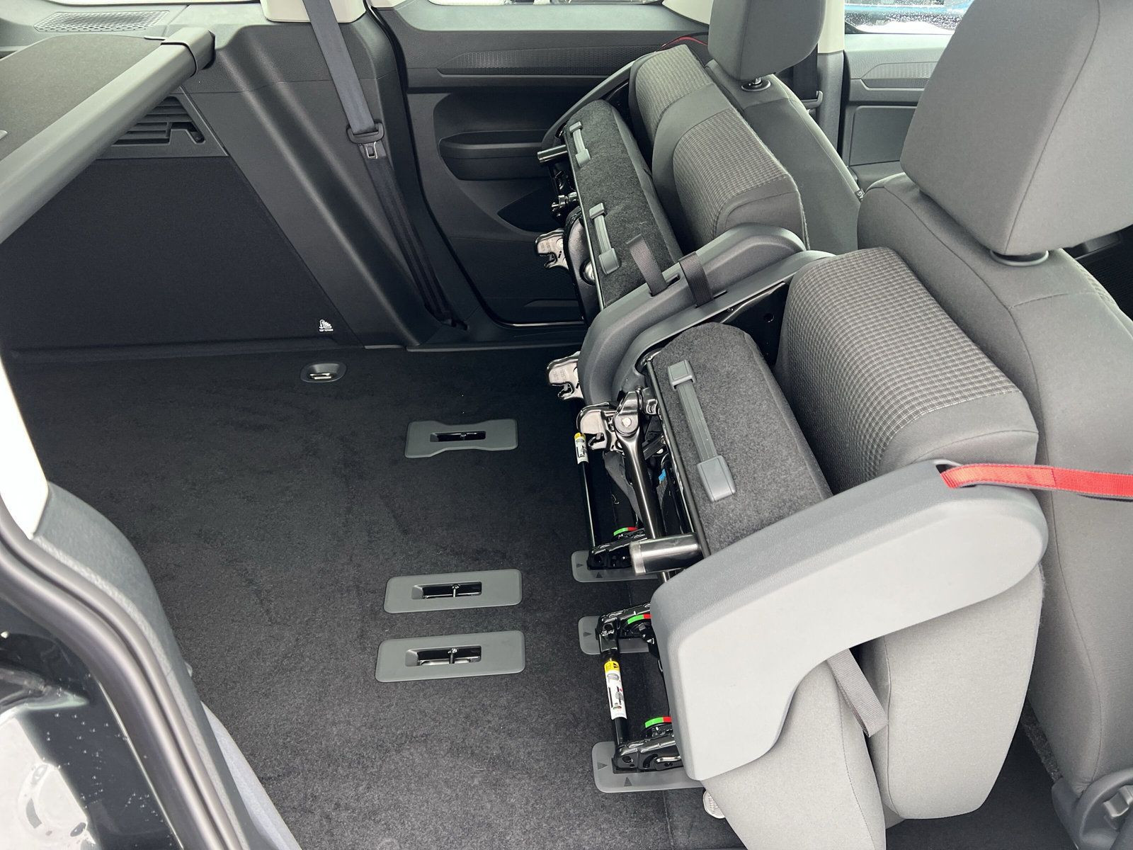 Volkswagen - Caddy_33