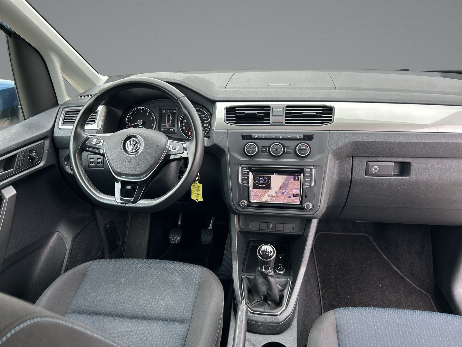 Volkswagen - Caddy_9