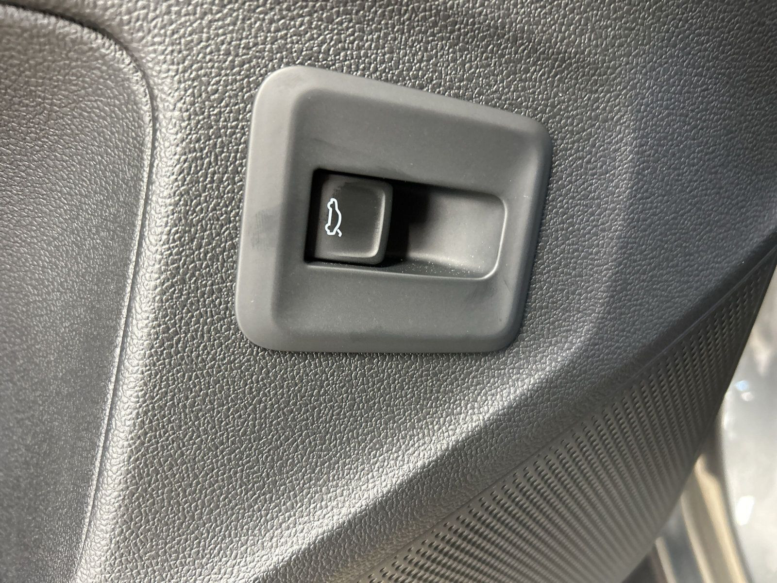 Volkswagen - T-Roc_24