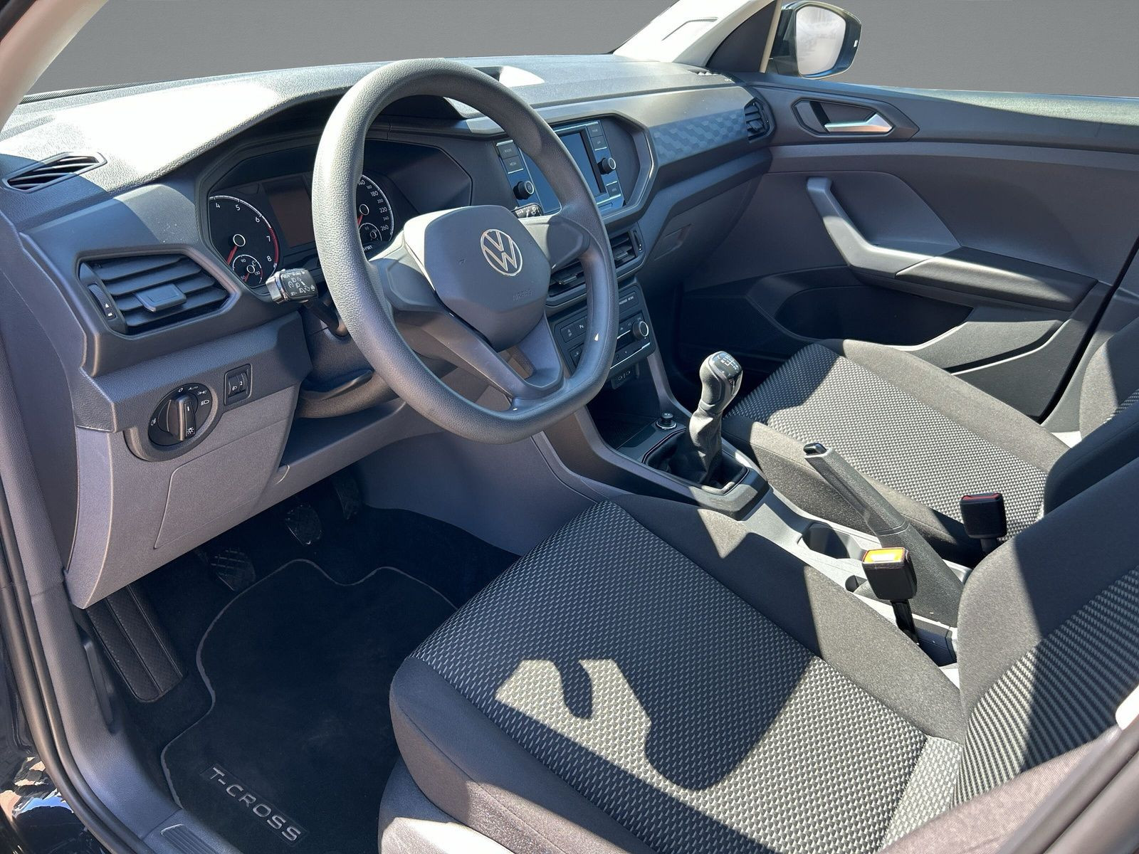 Volkswagen - T-Cross_8