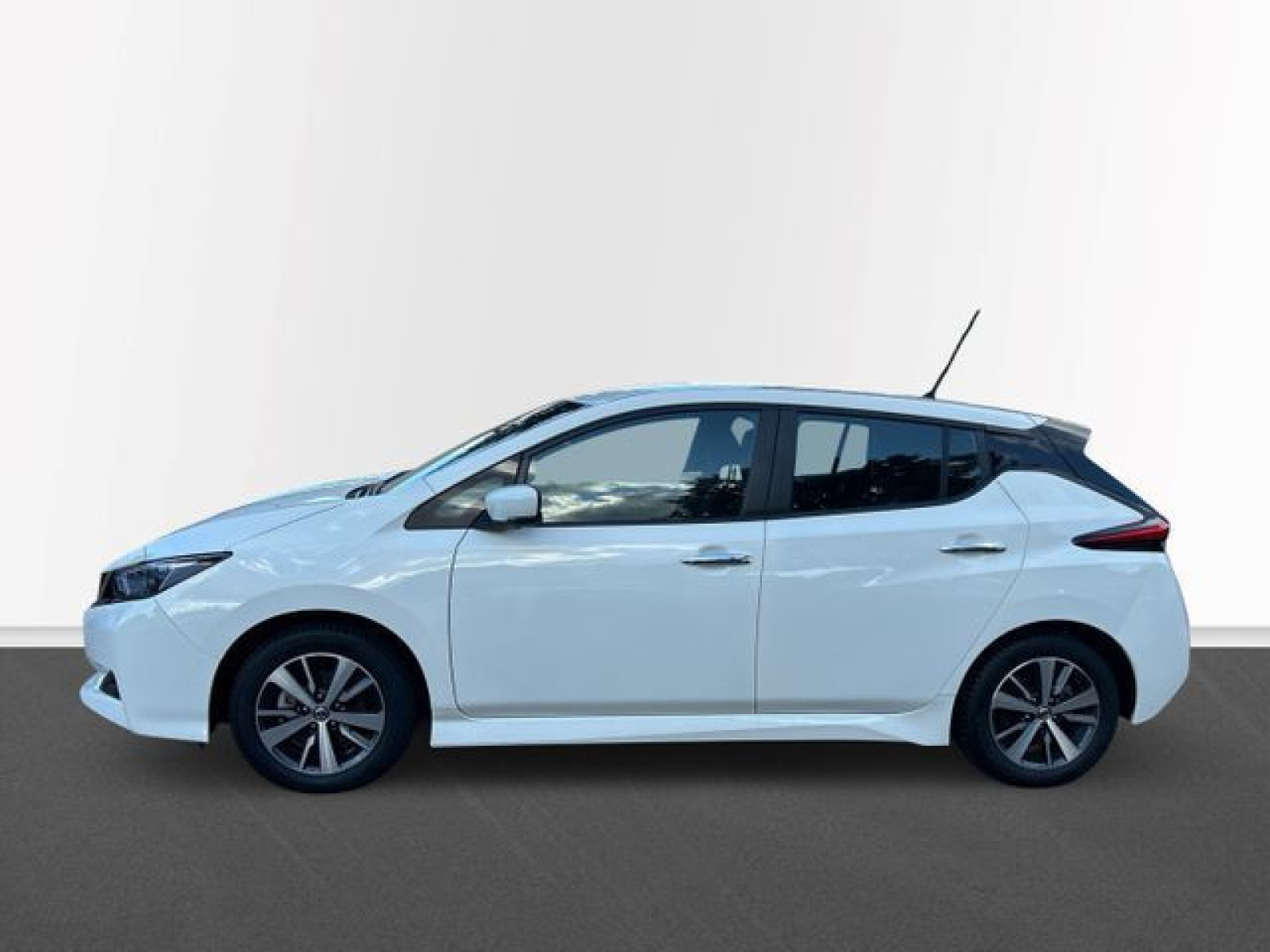 Nissan - Leaf_3