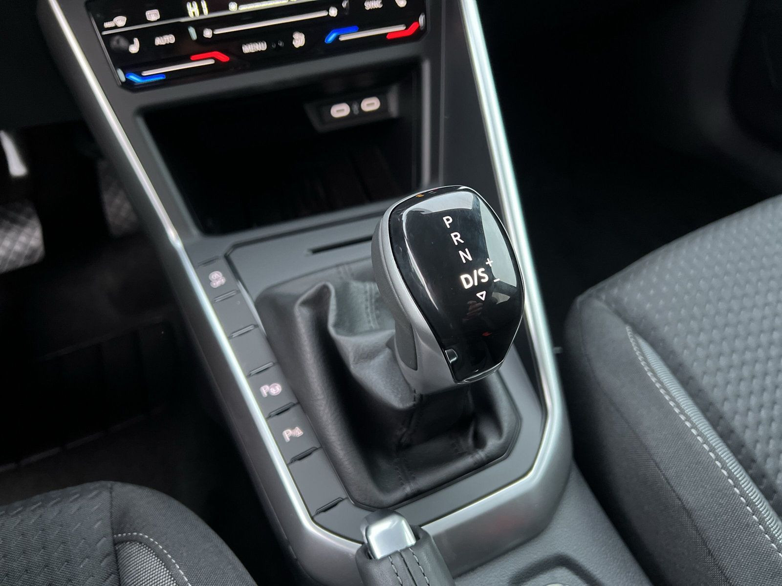 Volkswagen - Polo_16