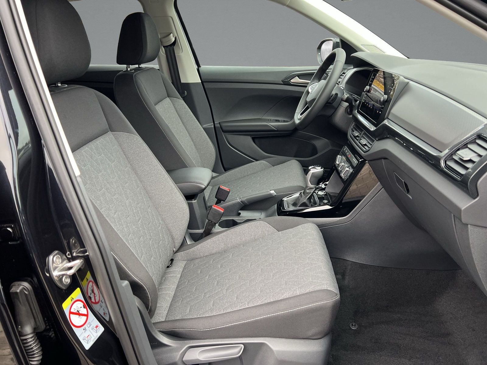 Volkswagen - T-Cross_12