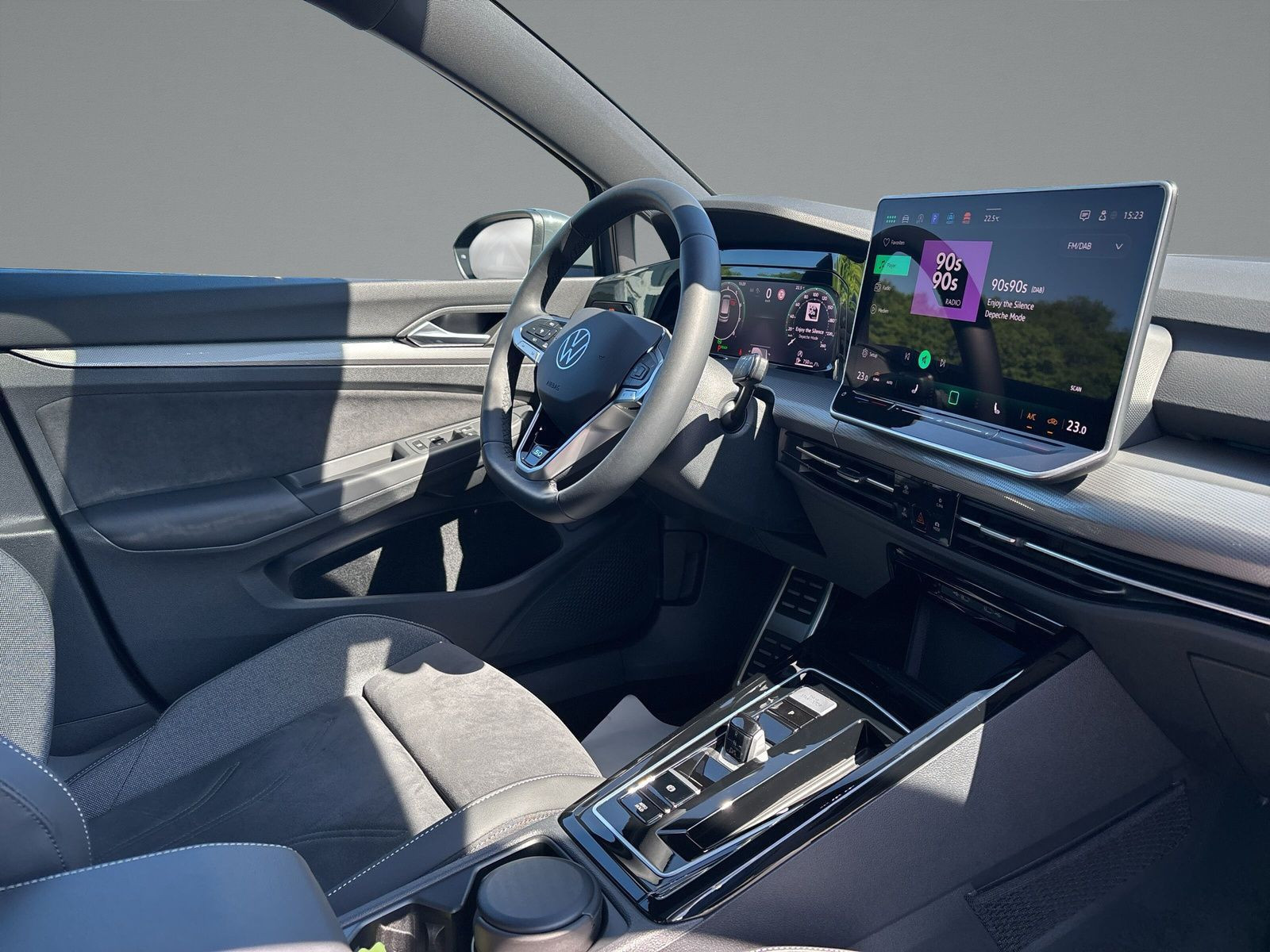 Volkswagen - Golf_15