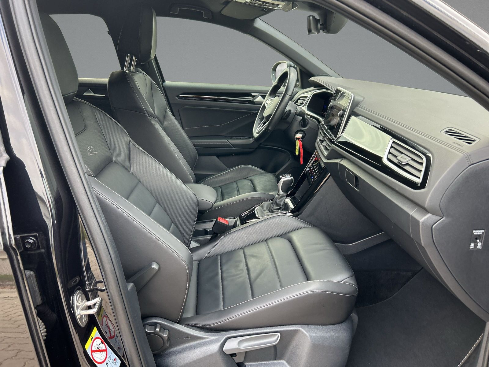 Volkswagen - T-Roc_12