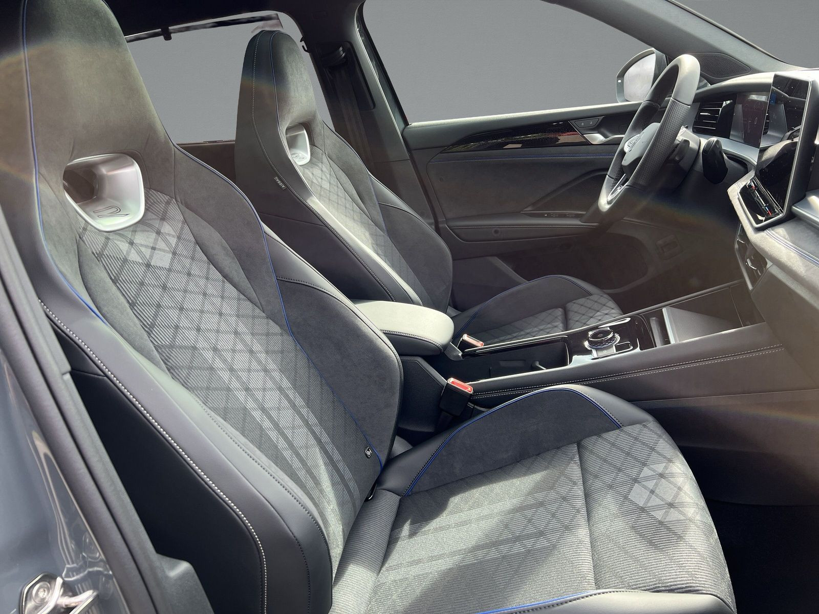 Volkswagen - Tayron_13