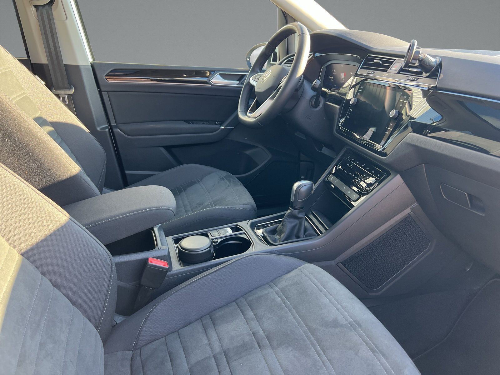 Volkswagen - Touran_12