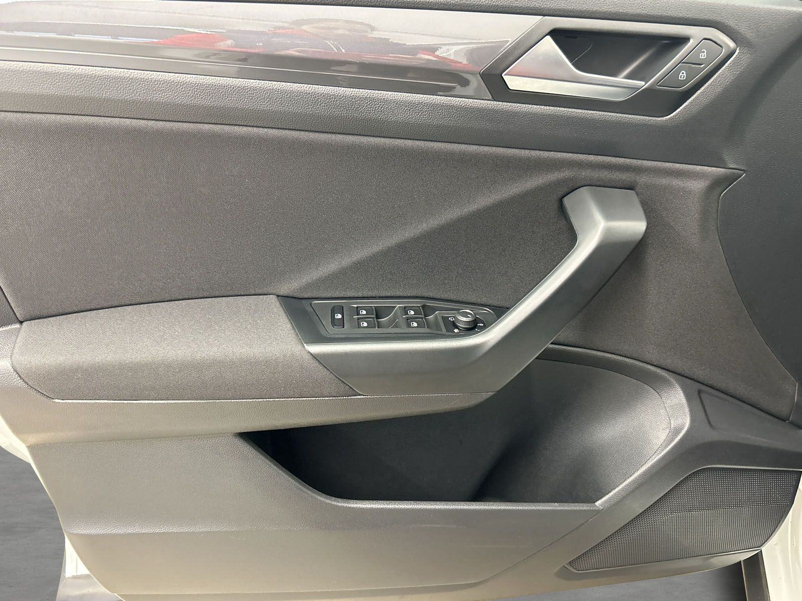 Volkswagen - T-Roc_21