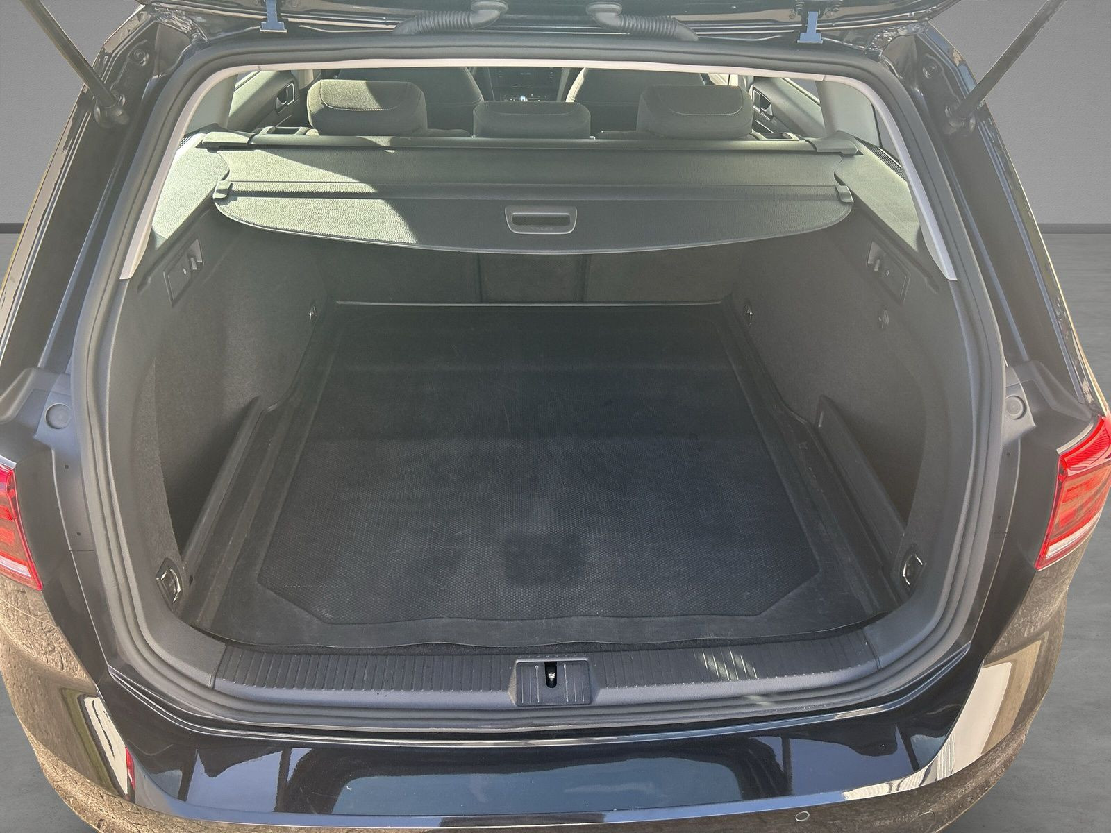 Volkswagen - Passat Variant_11