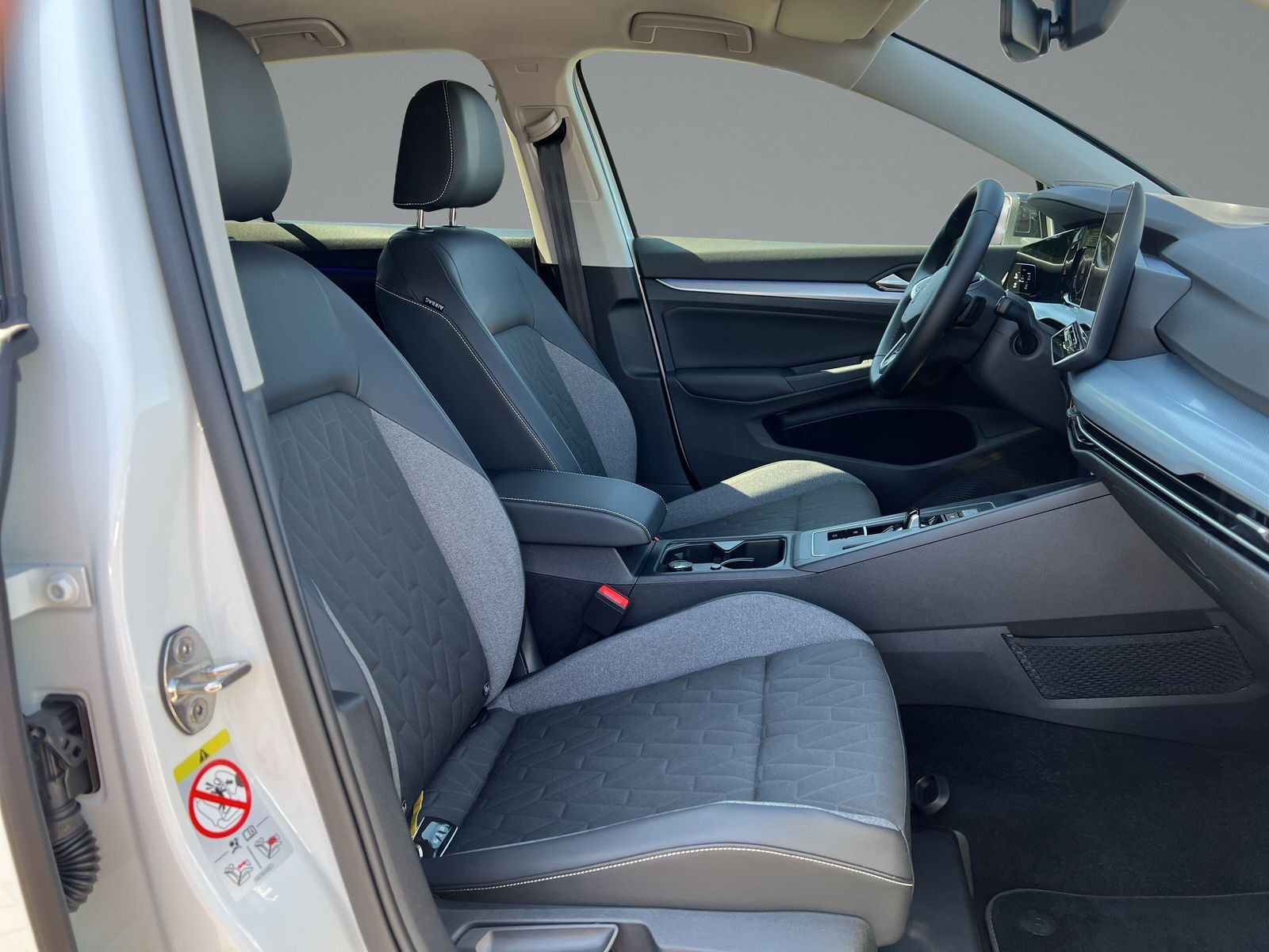 Volkswagen - Golf_12