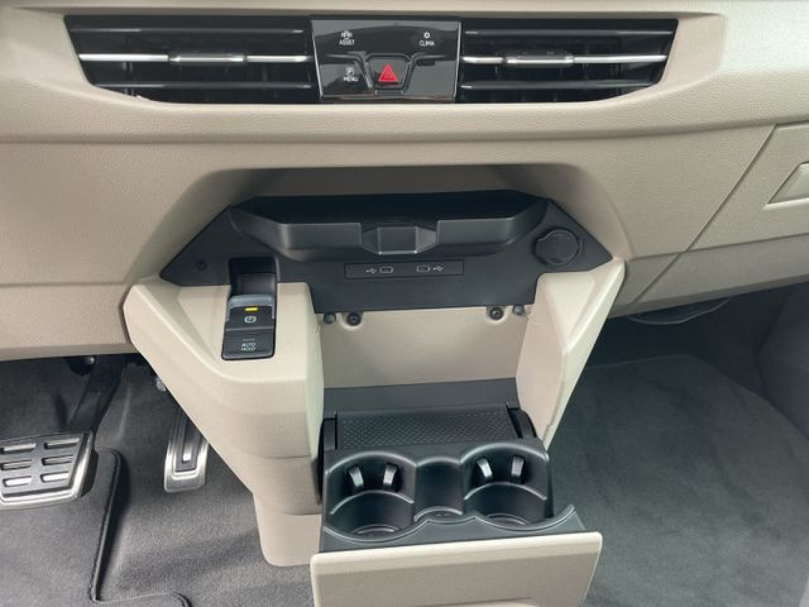 Volkswagen - Multivan_23