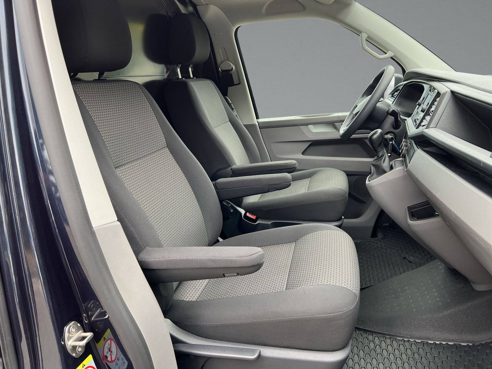 Volkswagen - T6.1 Transporter_9