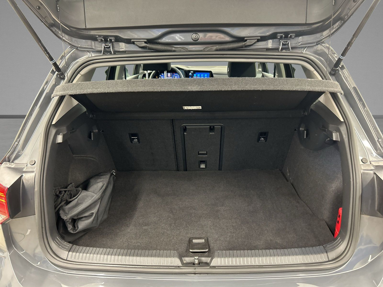 Volkswagen - Golf_11