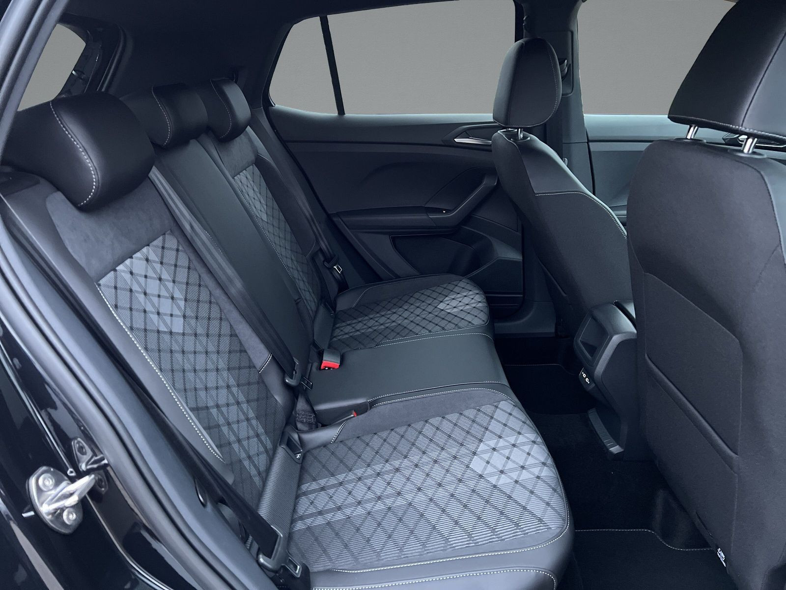 Volkswagen - T-Cross_13