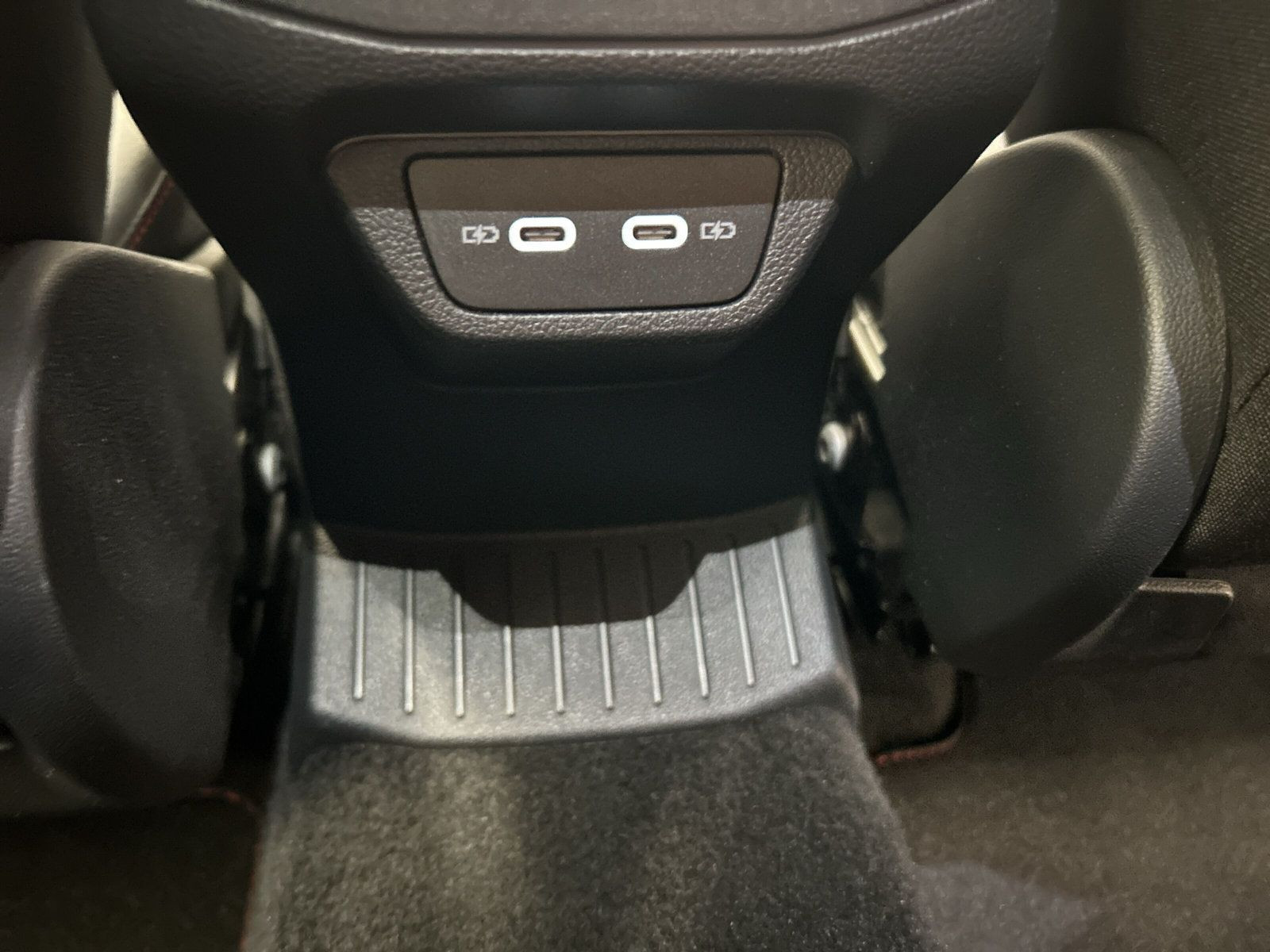 Volkswagen - T-Roc_26