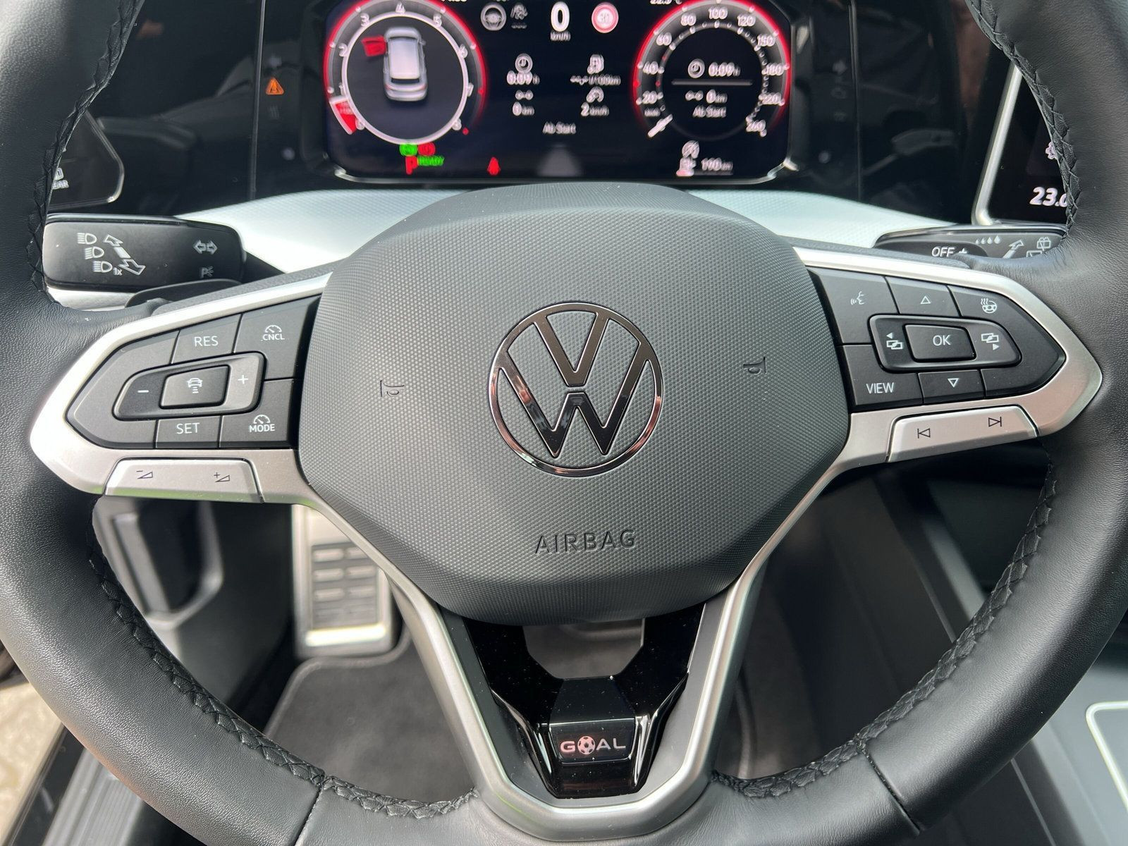 Volkswagen - Golf_23