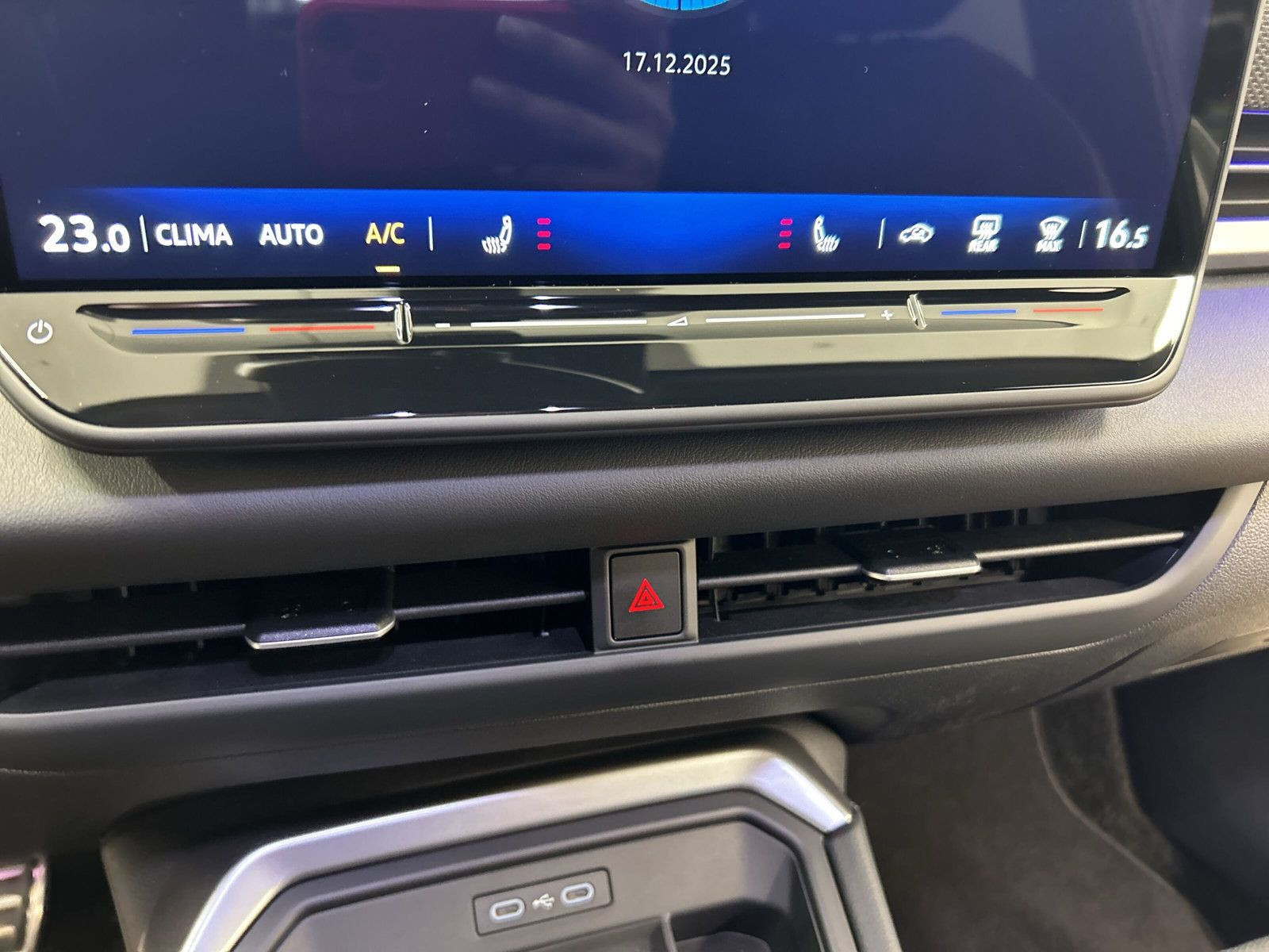 Volkswagen - T-Roc_16