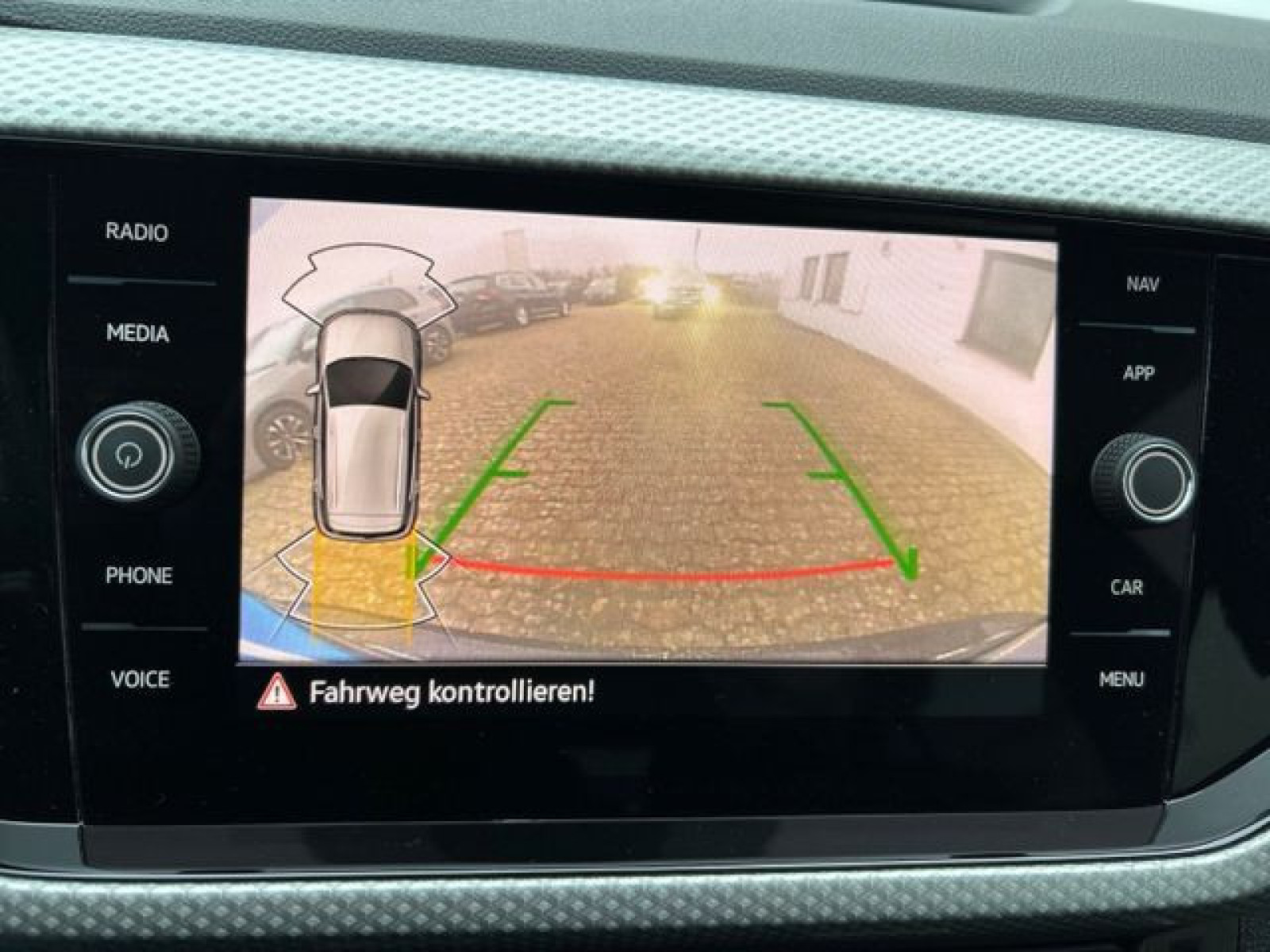 Volkswagen - T-Cross_23