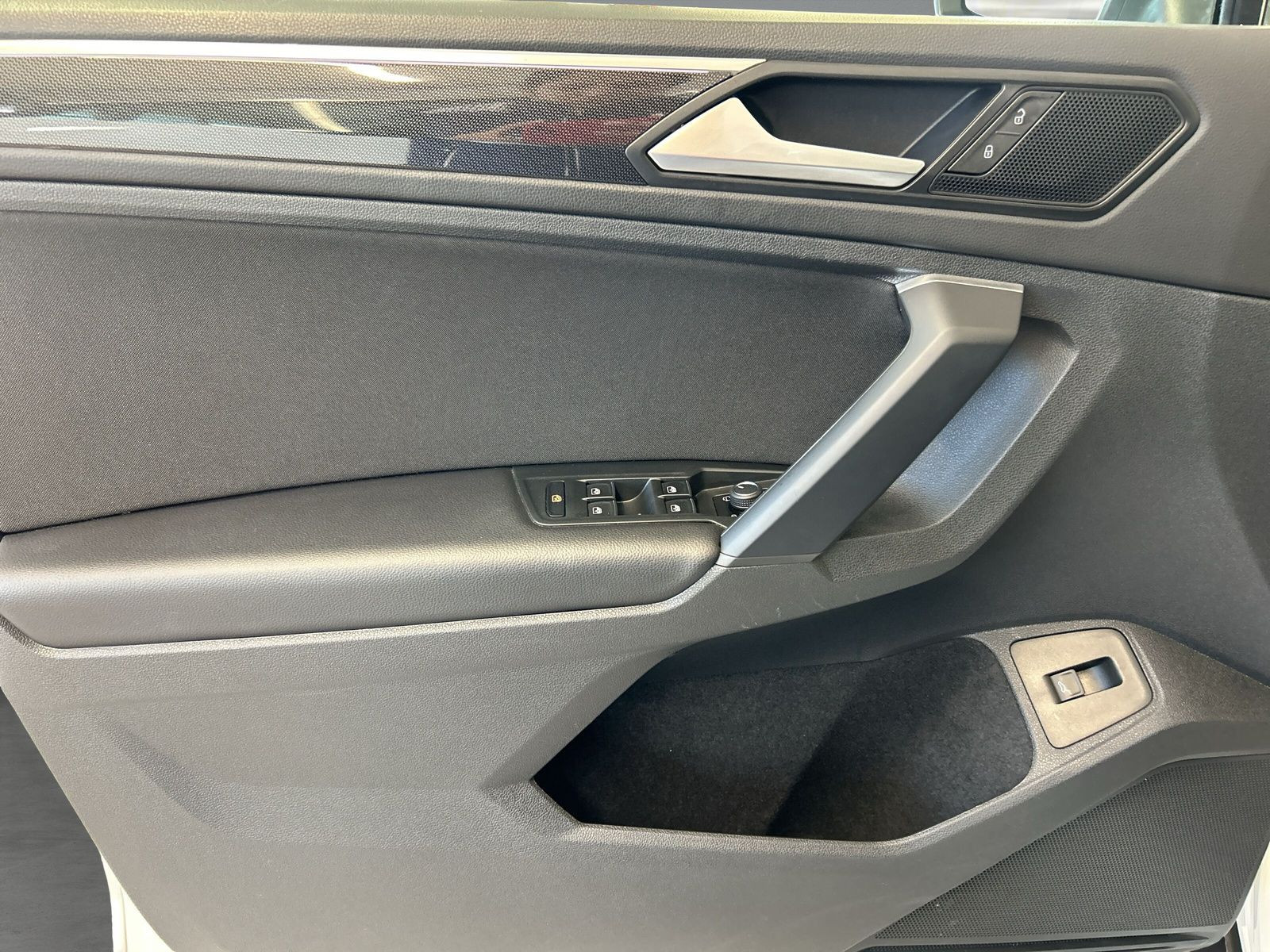 Volkswagen - Tiguan_21