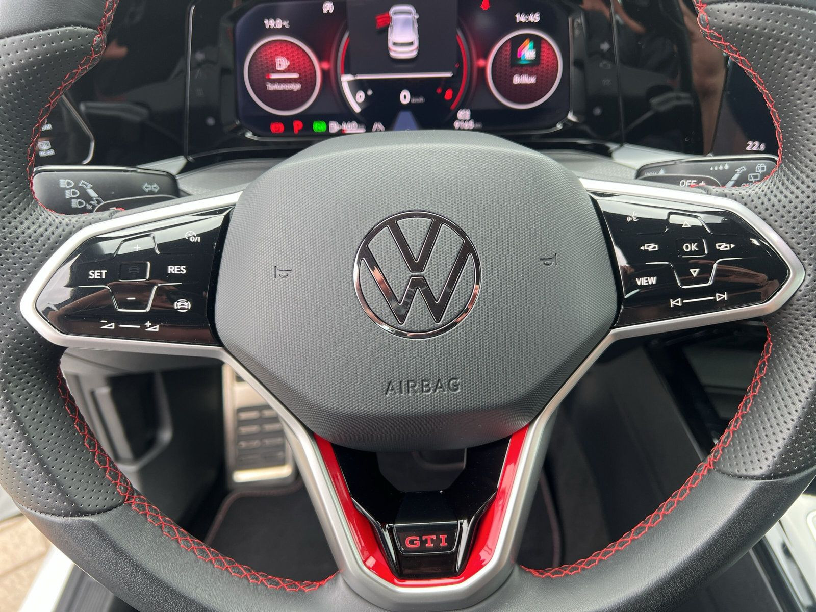 Volkswagen - Golf GTI_24