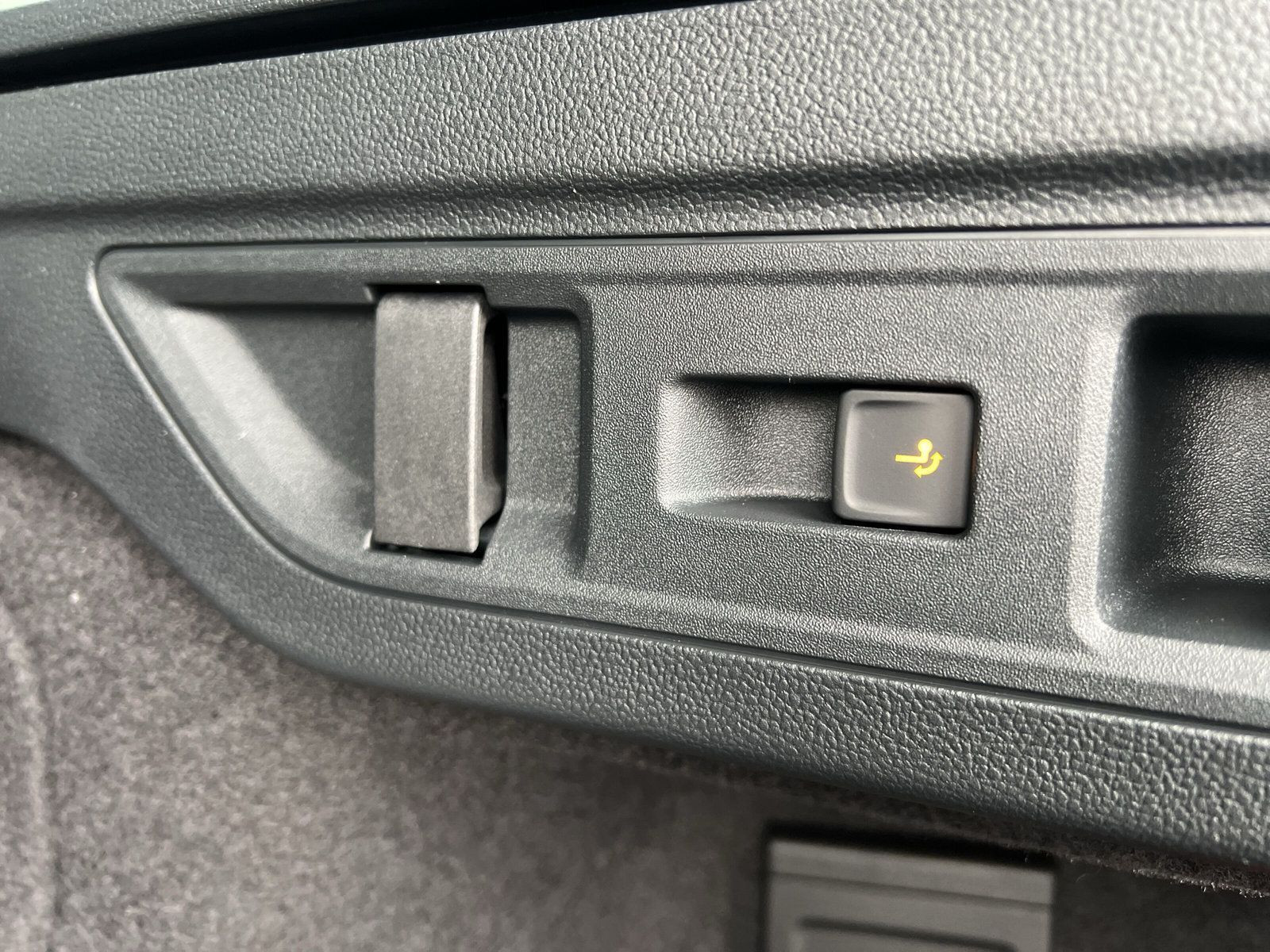 Volkswagen - Passat Variant_25