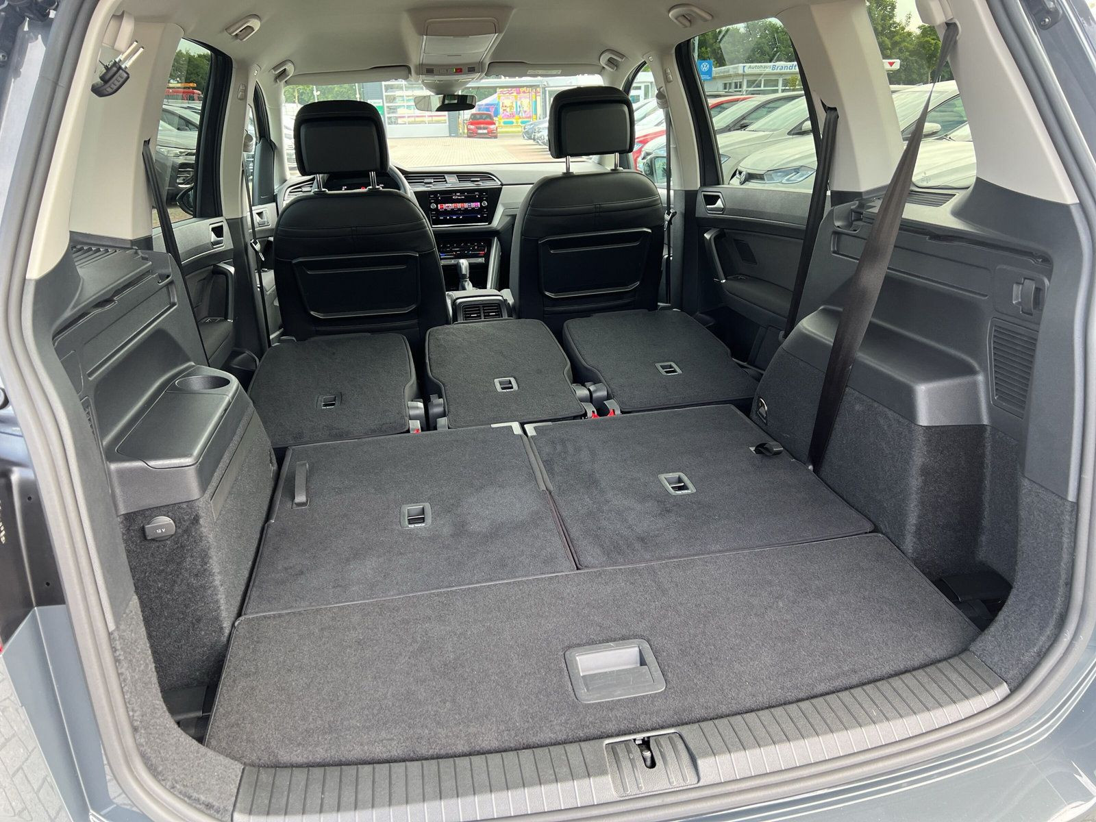 Volkswagen - Touran_32