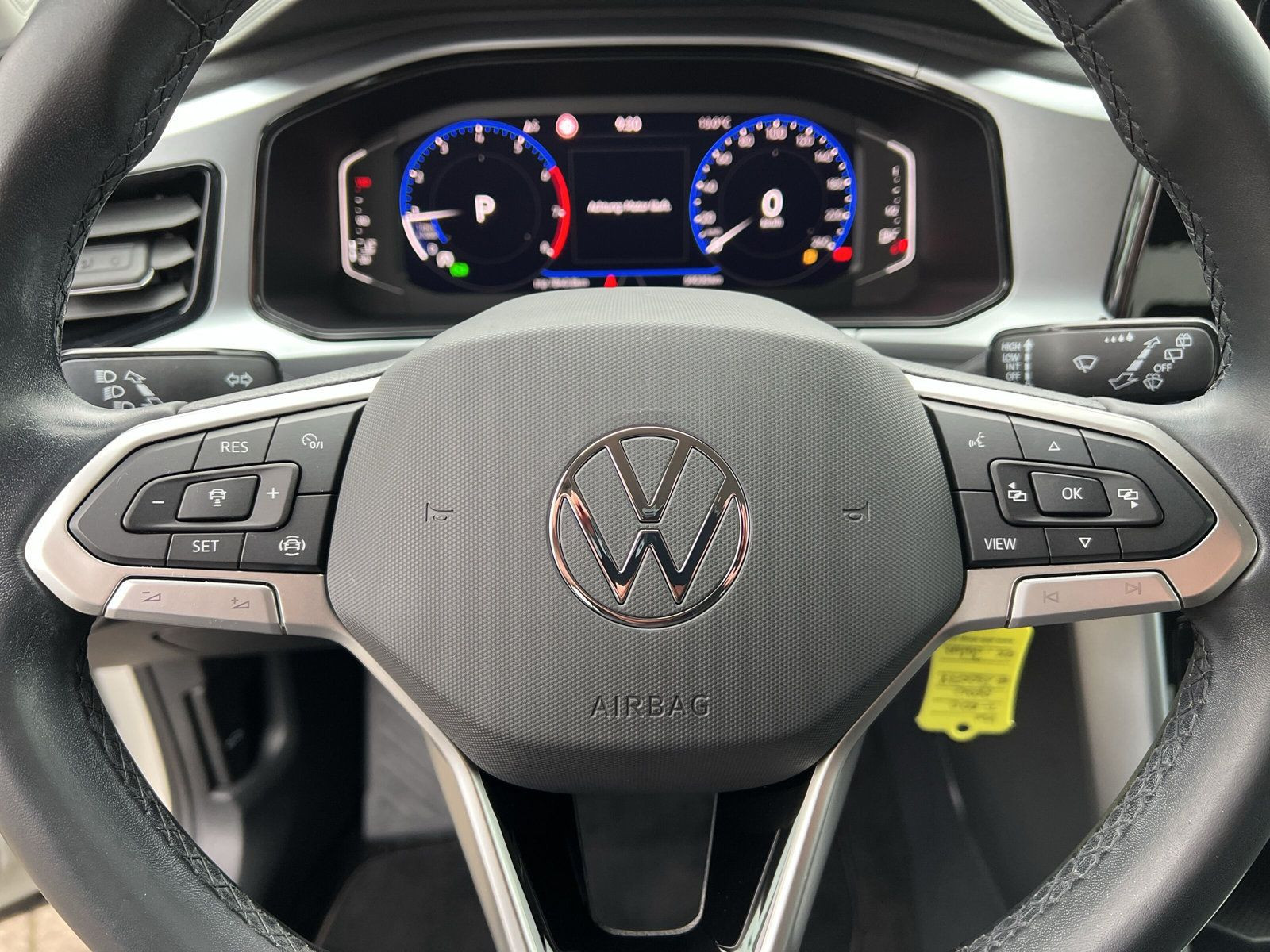 Volkswagen - T-Roc_23