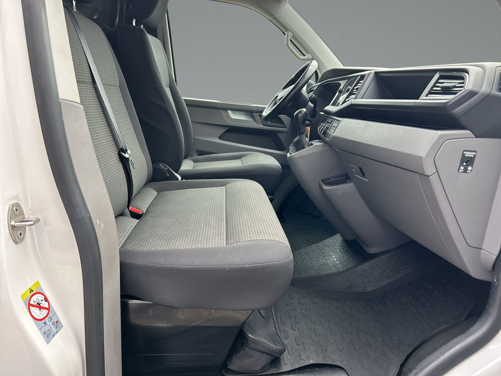 Volkswagen - T6.1 Transporter_11