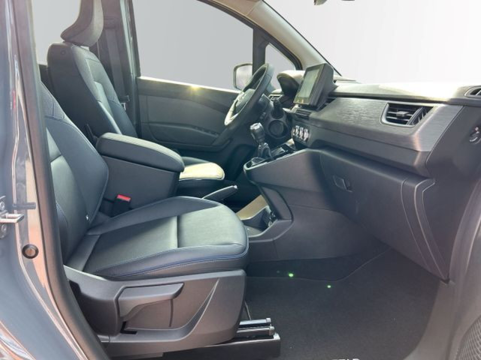 Nissan - Townstar_12