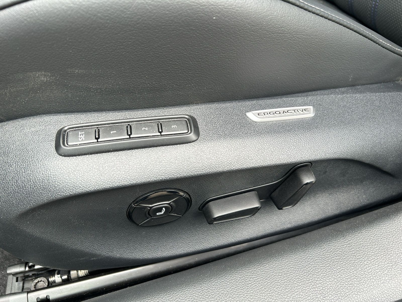 Volkswagen - Passat Variant_26