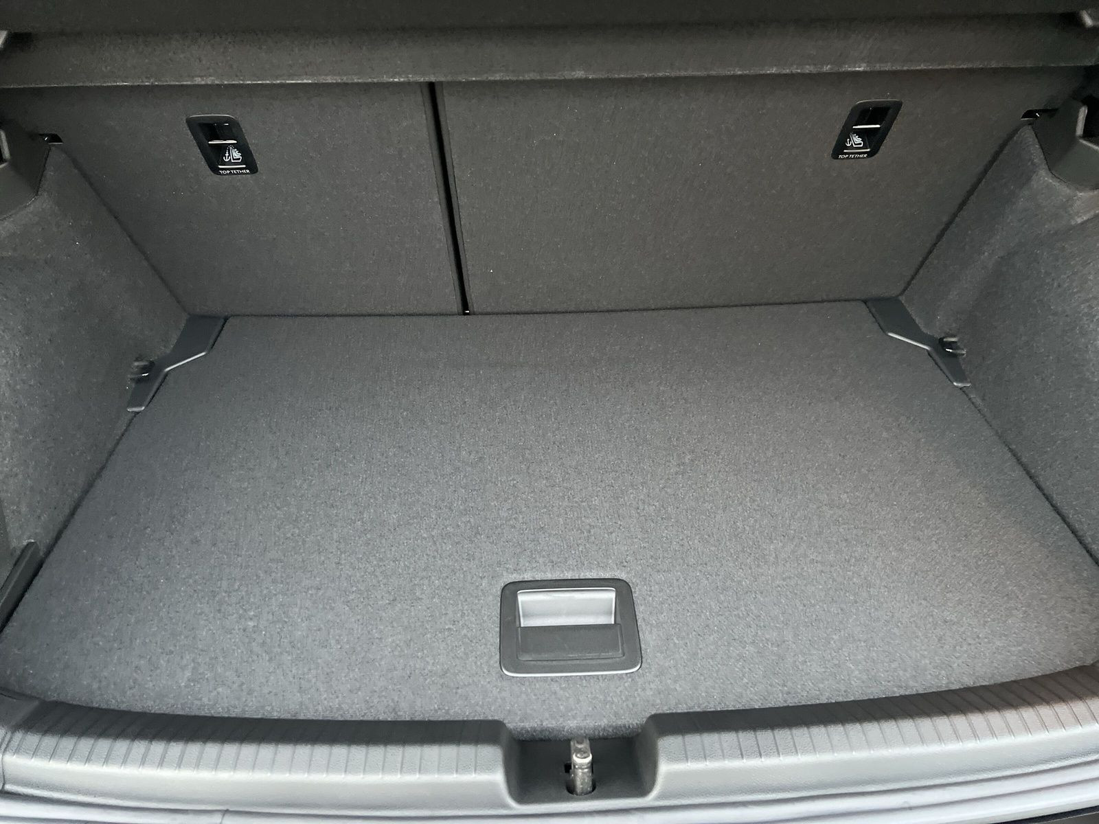 Volkswagen - Polo_12