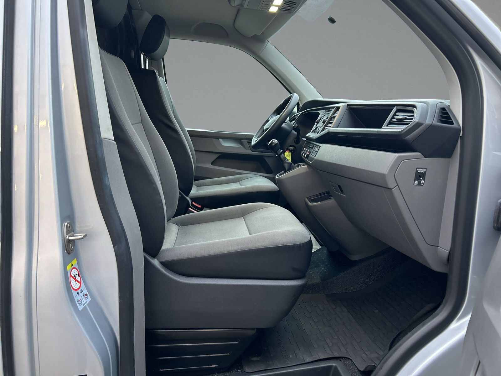 Volkswagen - T6.1 Transporter_11