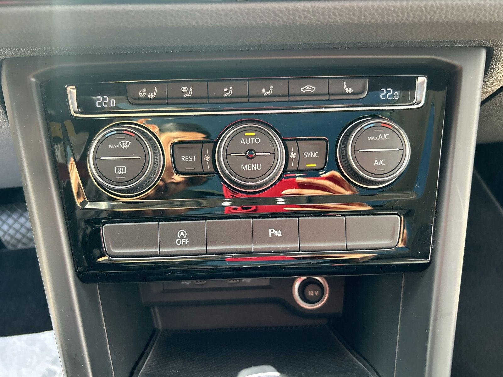 Volkswagen - Touran_16