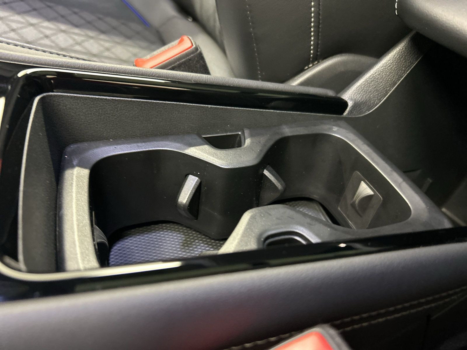 Volkswagen - Tiguan_24